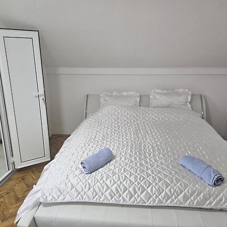 Vila Petunija Sjenica Oda fotoğraf